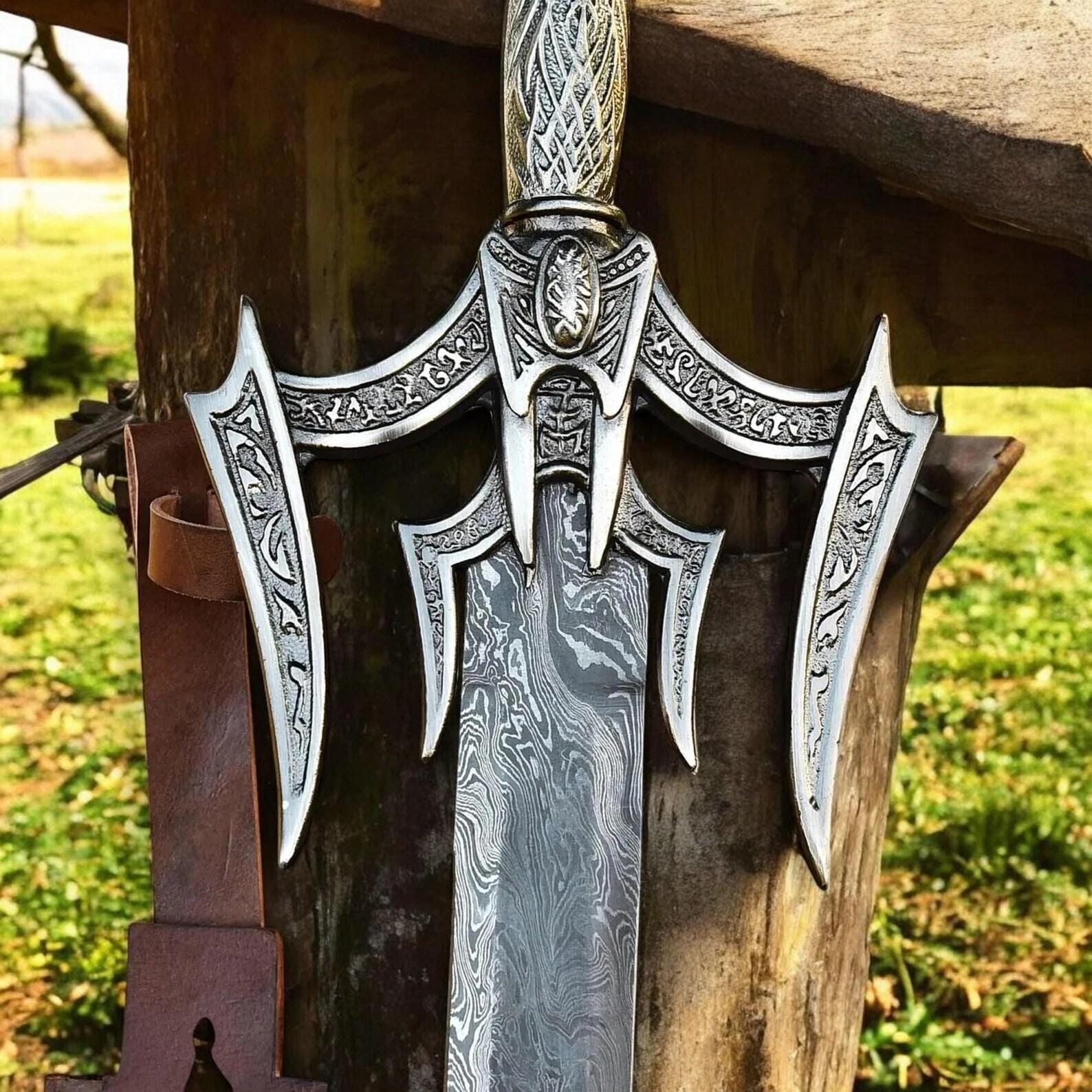 Luciender Sword of Light Ashblades Luciender Sword of Light — premium replica with medieval styling and collector-grade finish
