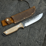 Handcrafted fixed-blade bushcraft knife with full tang