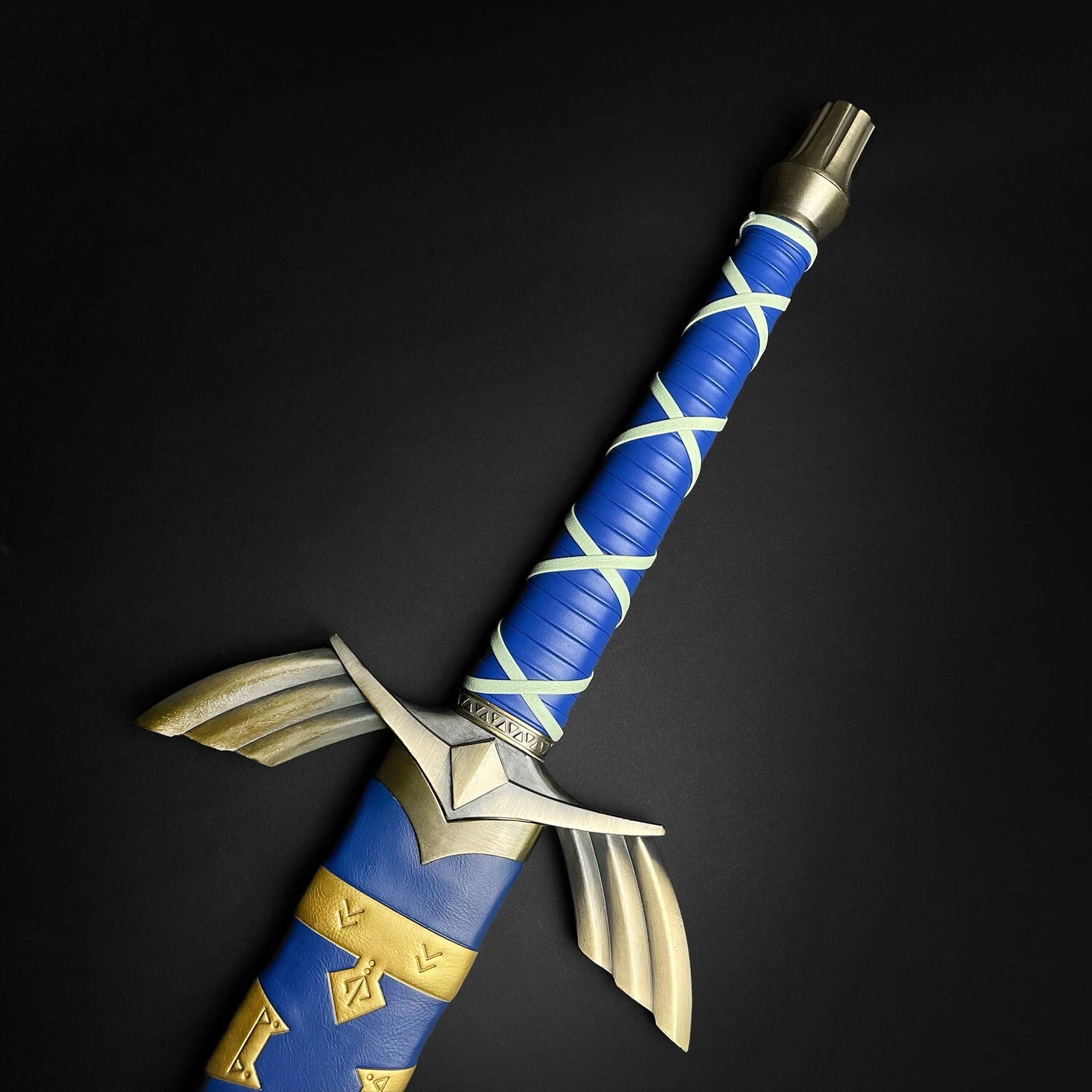 Legend of Zelda Master Sword replica with scabbard and Triforce engraving Legend of Zelda Master Sword replica with scabbard and Triforce engraving